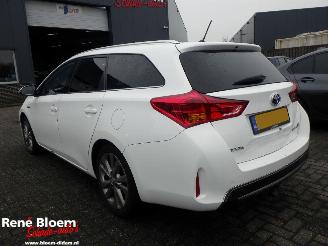 Toyota Auris 1.8 Hybrid Touring Sports picture 2