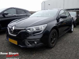 Voiture accidenté Renault Mégane 1.5 dCi Eco2 Zen Navi 5drs 2017/7