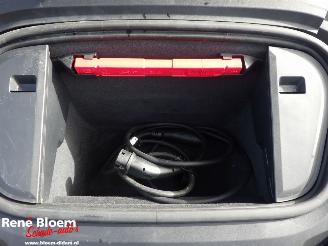 Porsche Taycan 4 84kWh Automaat Full option picture 19