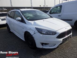 Ford Focus 1.0 ST-Line 5drs picture 4