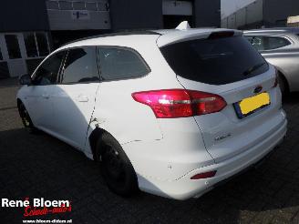 Ford Focus 1.0 ST-Line 5drs picture 2