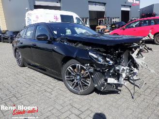 BMW 5-serie 530e Touring picture 2