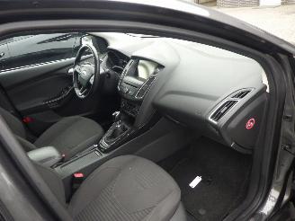 Ford Focus 1.0 Titanium Edition Navi picture 8