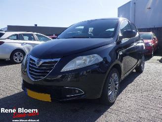 Coche accidentado Lancia Ypsilon 0.9 Twinair Gold 2012/3