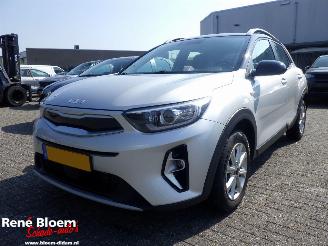 krockskadad bil auto Kia Stonic 1.0 T-GDI MHEV Dynamic 2022/1