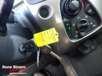 Peugeot 108 1.0 e-VTI Active Airco 5drs picture 15