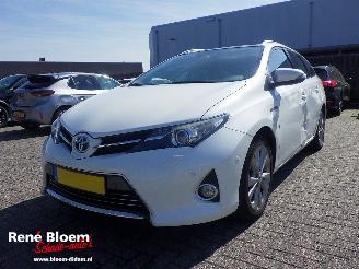Damaged car Toyota Auris Touring Sports 1.8 Hybrid 2013/8