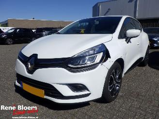 Damaged car Renault Clio 0.9 Tce Intens 5drs Navi 2018/8