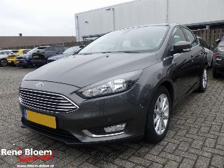 krockskadad bil auto Ford Focus 1.0 Trend Automaat 125pk 2016/1