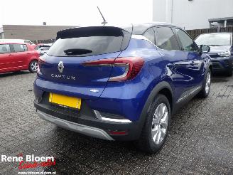 Schadeauto Renault Captur E-TECH HYBRID 145 Intens 2022/2