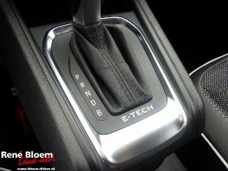 Renault Captur E-TECH HYBRID 145 Intens picture 18