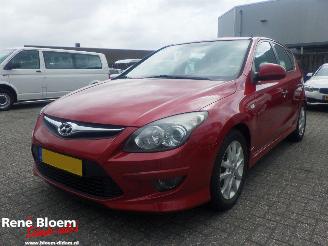 Damaged car Hyundai I-30 1.4i i-motion Clima 5drs 2012/3