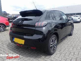 skadebil auto Peugeot 208 1.2 PureTech Allure 101pk 2023/1
