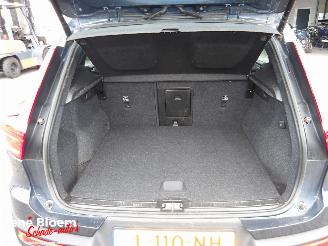 Volvo XC40 1.5 T2 Momentum Business picture 12