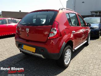skadebil auto Dacia Sandero 1.6 Stepway 2011/2