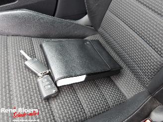 Volkswagen Golf 1.6 TDI Connected Series Aut picture 17