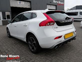 Volvo V-40 2.0 D3 R-Design Aut picture 2