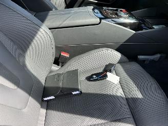 BMW M5 Sedan Carbon B&W 728pk Full Option picture 12