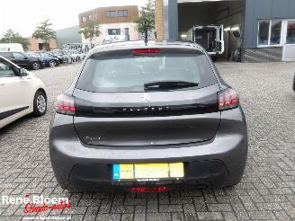 Peugeot 208 1.2 Puretech Active 5drs picture 3
