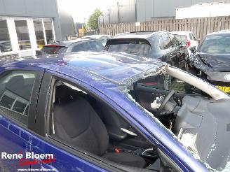 Mazda 2 1.5 Centre-Line Hybrid Automaat picture 8