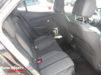 Peugeot 2008 1.2 Puretech Allure Pack picture 13