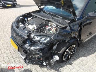 Peugeot 2008 1.2 Puretech Allure Pack picture 8