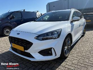 Voiture accidenté Ford Focus Wagon 1.0 Ecoboost Hybrid ST-Line X Business 2021/9