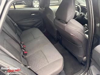 Toyota Corolla 1.8 Hybrid Dynamic Aut picture 16