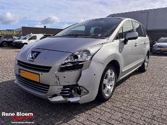 škoda osobní automobily Peugeot 5008 1.6 e-HDi Executive 7p 2013/5