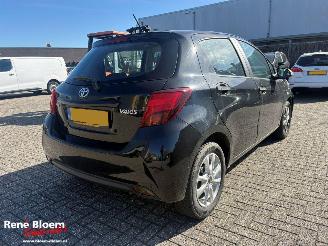 skadebil auto Toyota Yaris 1.0 VVT-i Comfort 69pk 2015/2