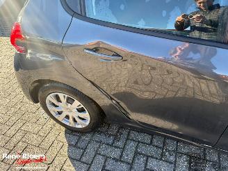 Peugeot 208 1.2 PureTech Active 82pk picture 8