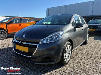 krockskadad bil auto Peugeot 208 1.2 PureTech Active 82pk 2016/6