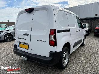 krockskadad bil bedrijf Peugeot Partner 1.5 BlueHDI 100 S&S Navi L1 2024/11