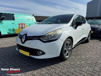 Unfallwagen Renault Clio 1.5 dCi ECO Night & Day 2015/8