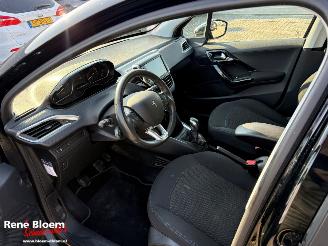 Peugeot 208 1.2 Puret6ech Signature 5drs Airco picture 16