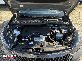 Peugeot 2008 1.2 Hybrid 145 GT picture 7
