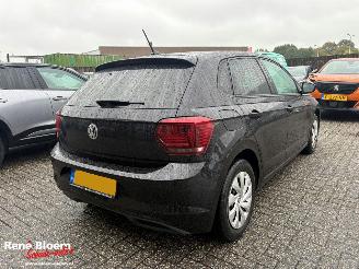 damaged passenger cars Volkswagen Polo 1.6 TDI Comfortline Business Navi 5-drs 2018/6