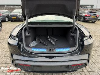 Porsche Taycan 4S 84kwh Full Option picture 7