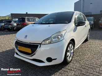 skadebil auto Peugeot 208 1.0 VTI Access 68pk 2014/12