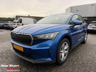 damaged passenger cars Skoda Enyaq iV 60 179pk 2021/12