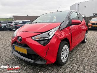 Vaurioauto  passenger cars Toyota Aygo 1.0 VVT-i X-fun 72pk 5drs Airco 2021/11