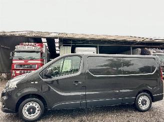 skadebil bedrijf Fiat Talento 1.6 Multi-Jet Turbo 121pk 6-bak lang L2/H1 3pers euro.6 Basis - nap - airco - aux - usb - pdc - klapdeuren + schuifdeur 2017/11