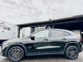 Coche accidentado Mercedes EQA 250 AMG 190pk aut + f1 Business Solution 67kWh - navi - widescreen - sfeerverl - camera - elektr klep 2022/8
