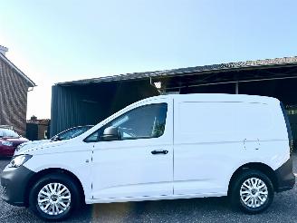 krockskadad bil bedrijf Volkswagen Caddy 2.0 TDI 6-bak Comf - 7189km nap 2023 - leer - navi - clima - cruise - pdc - trekh - schuif + klapdeuren 2023/4