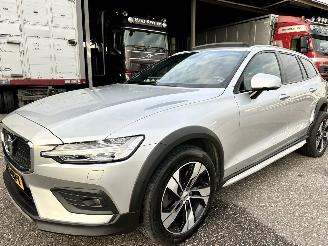 Volvo V-60 Gereserveerd Cross country 2.0 D4 190pk aut AWD Intro Ed - pano - bowers&wilkins - 360cam - stoelkoeling - stoelverw v+a - head up picture 2