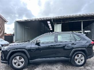 Damaged car Toyota Rav-4 2.5 Hybrid 178pk aut + f1 Business - 119dkm nap - front + line assist - leer - camera - clima - cruise contr 2022/11