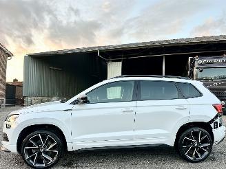 Vaurioauto  passenger cars Skoda Karoq 1.5 TSI 2021/10