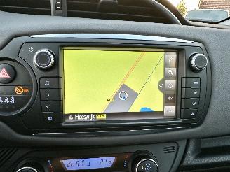 Toyota Yaris Gereserveerd 1.5 Hybrid 89pk automaat Aspiration 5drs - 52dkm nap - navi - camera - clima - cruise - facelift - rijdbaar picture 16