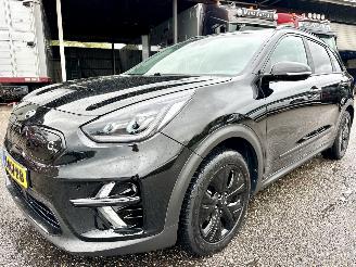 Kia e-Niro 64kWh 204pk aut + f1 DynamicPlusLine - schuifdak - nap - navi - cam - leer - stoelkoeling - stuurverw + stoelverw picture 2