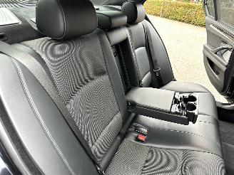 BMW 5-serie 550i 4.4 V8 TwinTurbo 408pk 8-traps aut M-Sport - nap - b&o - schuifdak - massage - softclose - tv schermen - 360cam picture 82